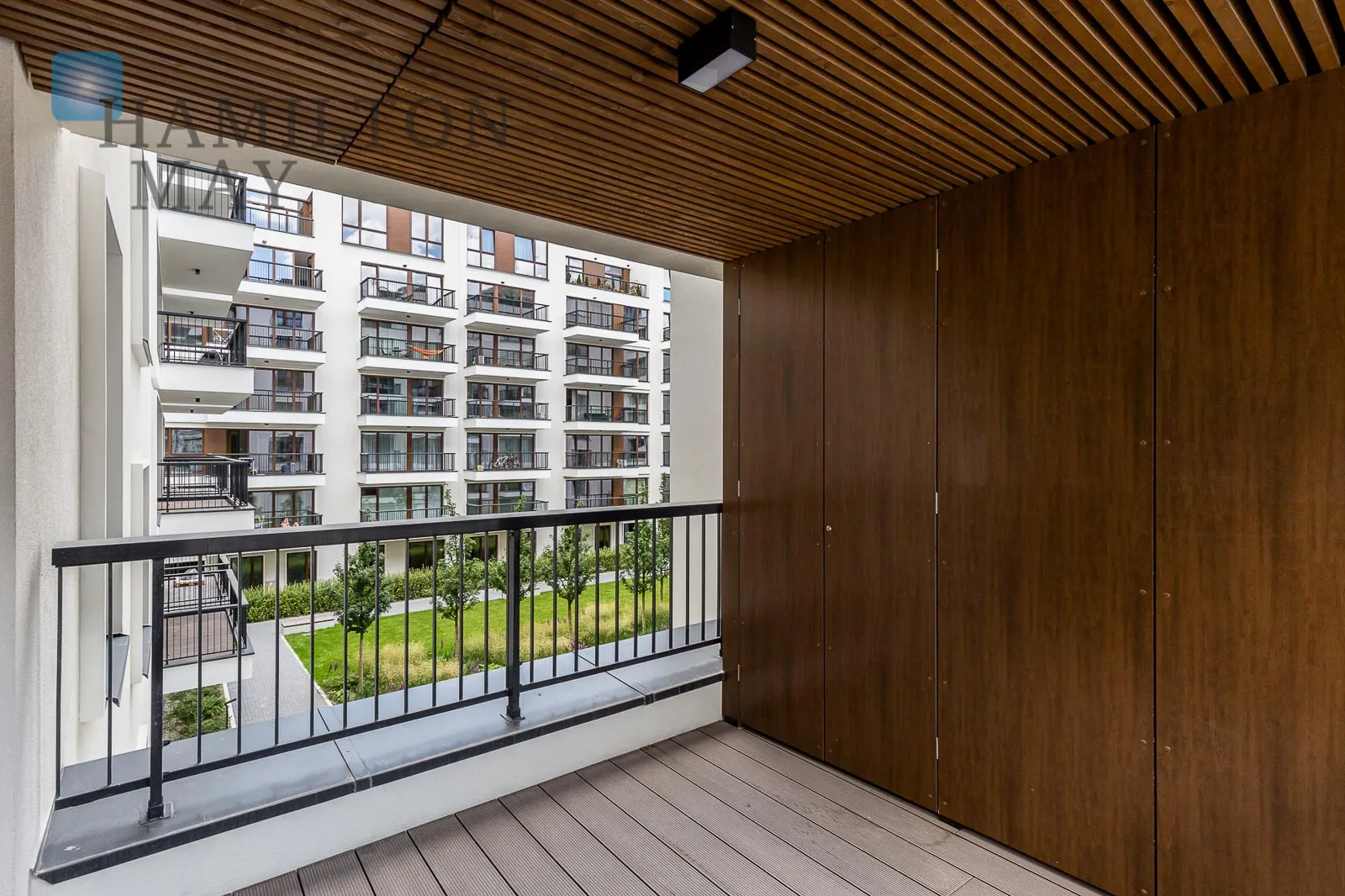 A stylish three-bedroom apartment for rent in Browary Warszawskie - slider