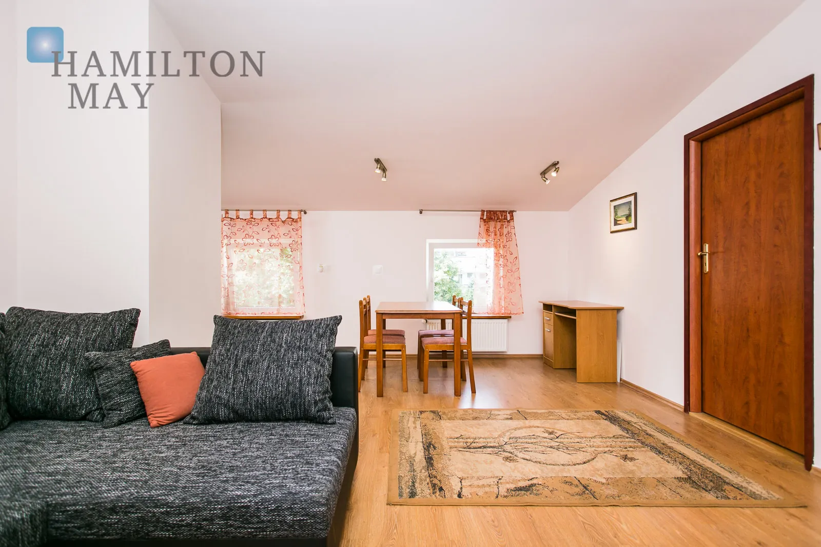 Bright and spacious apartment on Grzegórzecka Street - slider