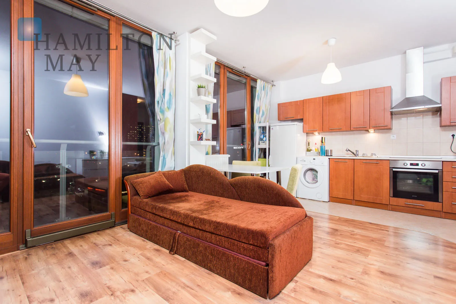 Eleganckie mieszkanie z balkonem i miejscem garażowym - slider