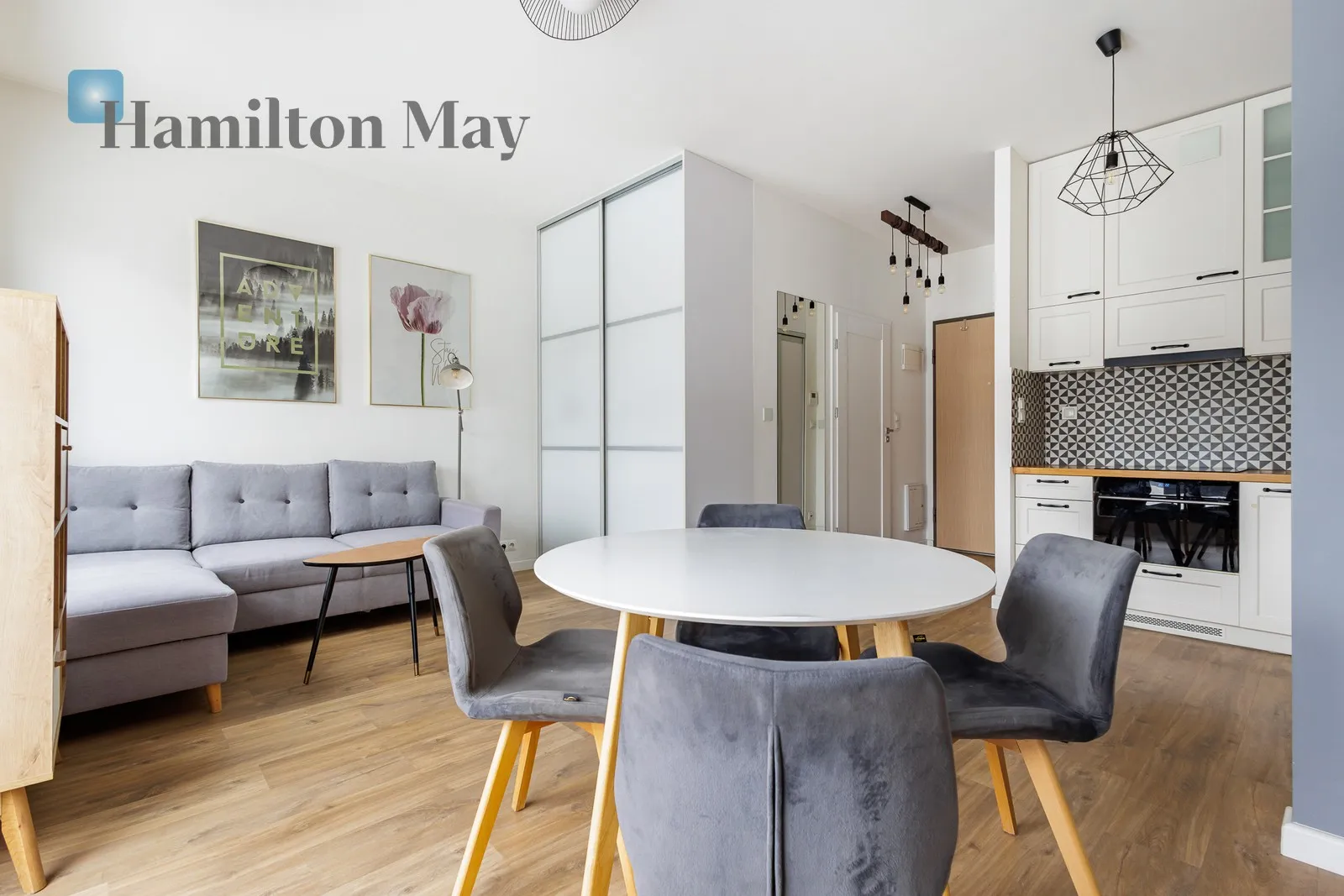 Street: Sarmacka Region: Wilanów Subregion: Wilanów Wysoki Distance to centre: 8.17 km Level: 3 Price: 3000 PLN Bedrooms: 0 Bathrooms: 1 Size: 31m2 Price/m2: 97 PLN - slider