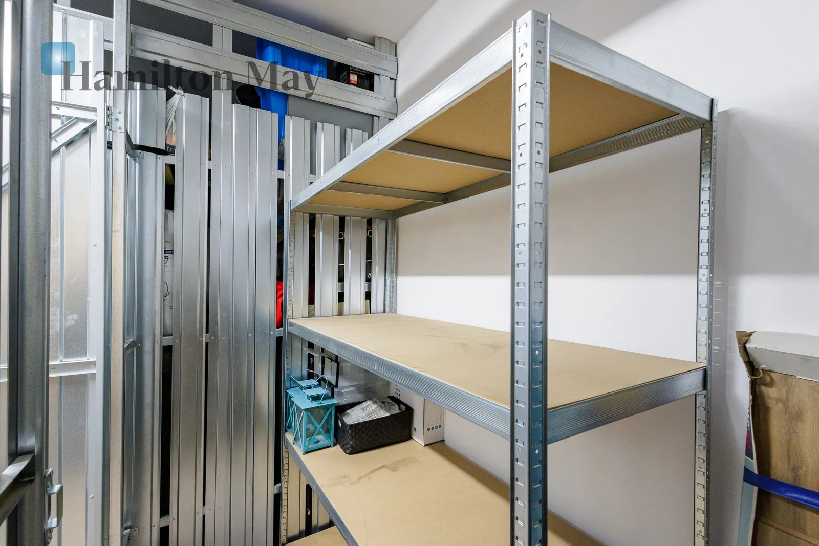 Distance to centre: 8.17 km Level: 3 Price: 3000 PLN Bedrooms: 0 Bathrooms: 1 Size: 31m2 Price/m2: 97 PLN - slider