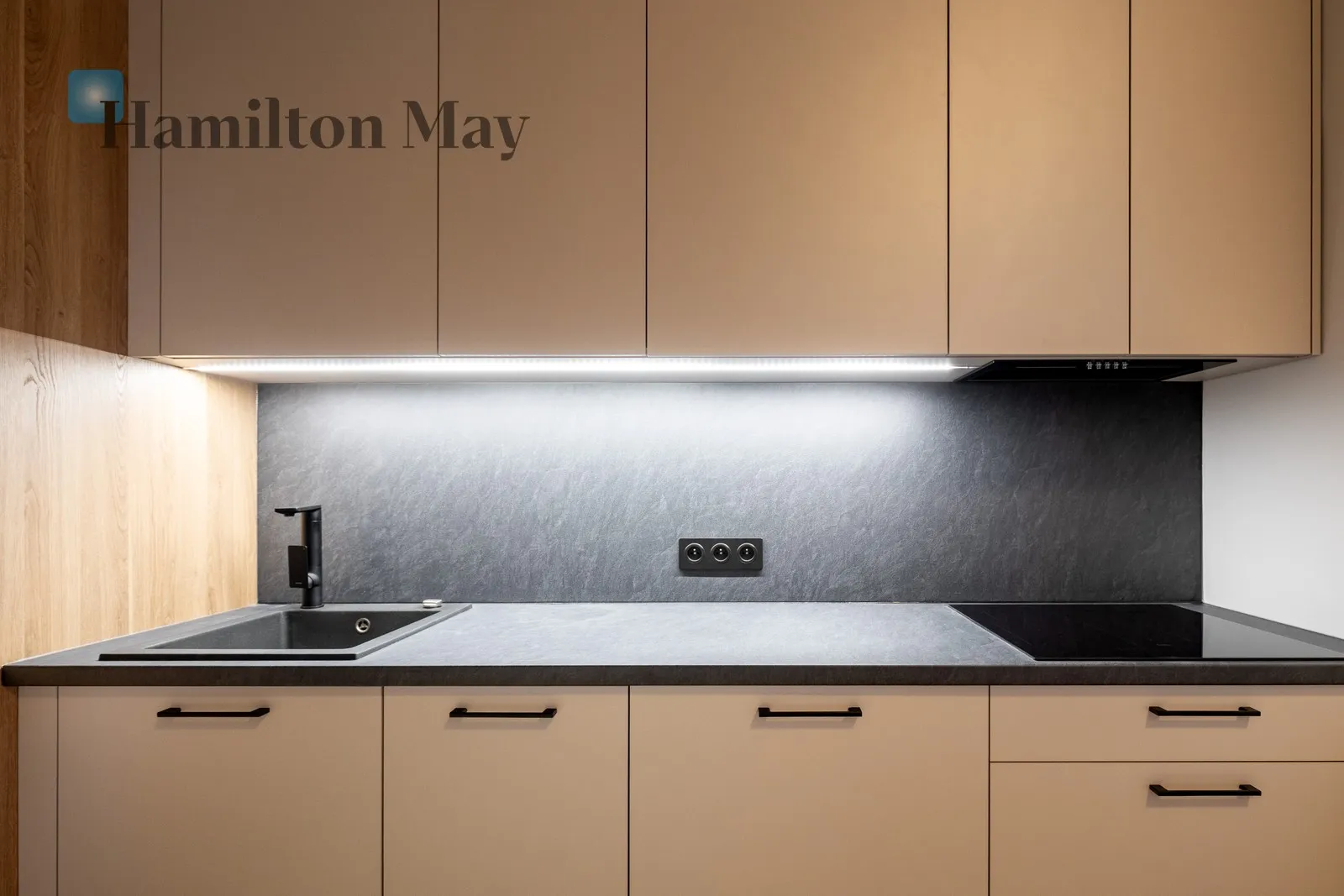 Ekskluzywne mieszkanie w zabytkowej kamienicy na Starym Mieście - slider