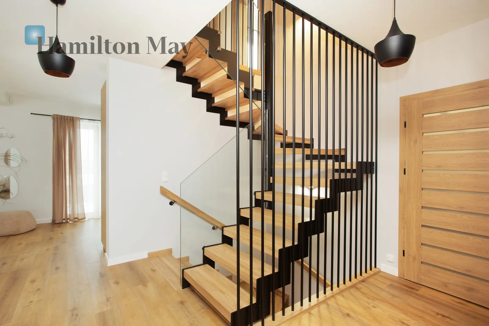 Енергоефективний, сучасний будинок у тихому закритому житловому комплексі в Скотніках - slider