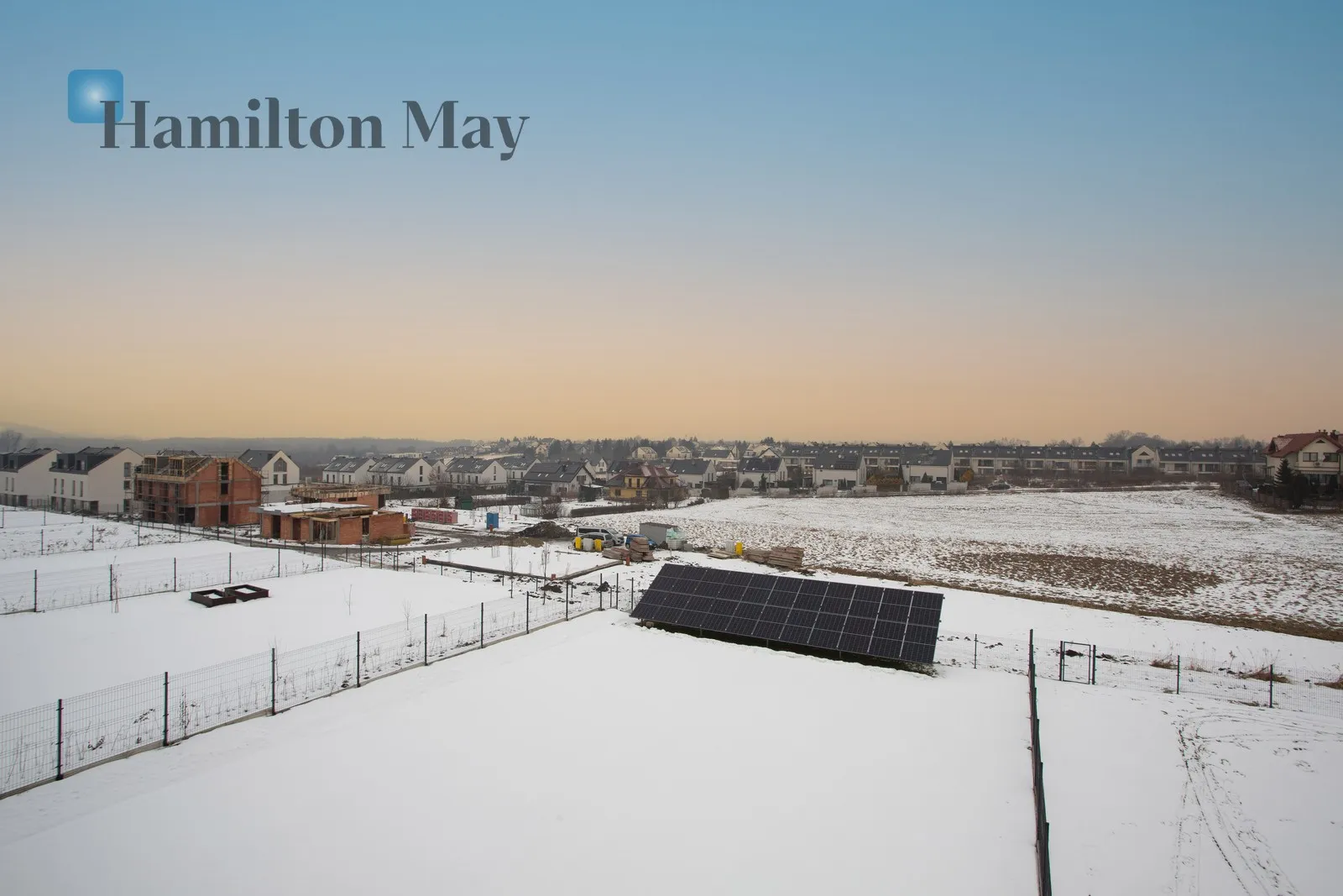 Енергоефективний, сучасний будинок у тихому закритому житловому комплексі в Скотніках - slider