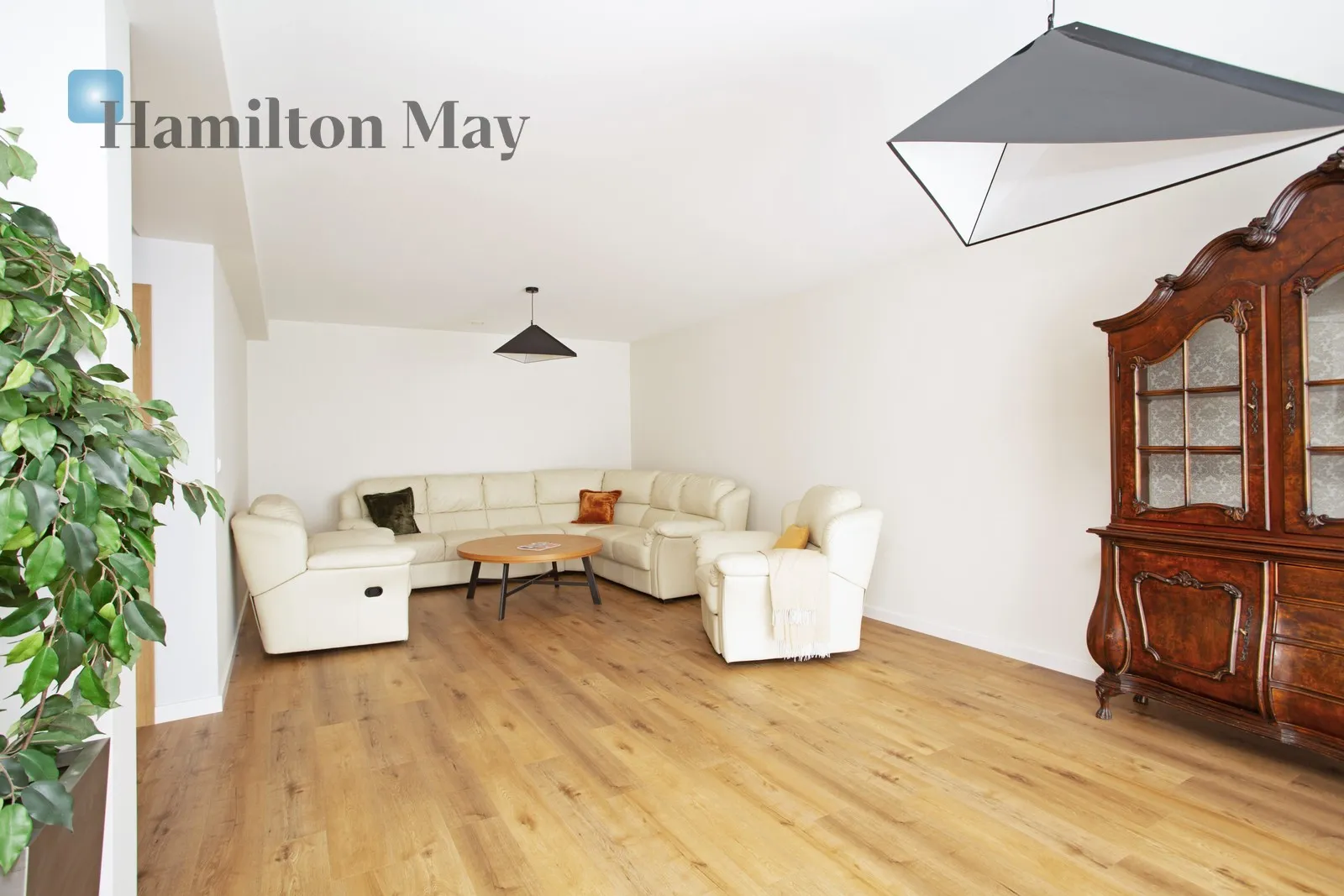 Енергоефективний, сучасний будинок у тихому закритому житловому комплексі в Скотніках - slider