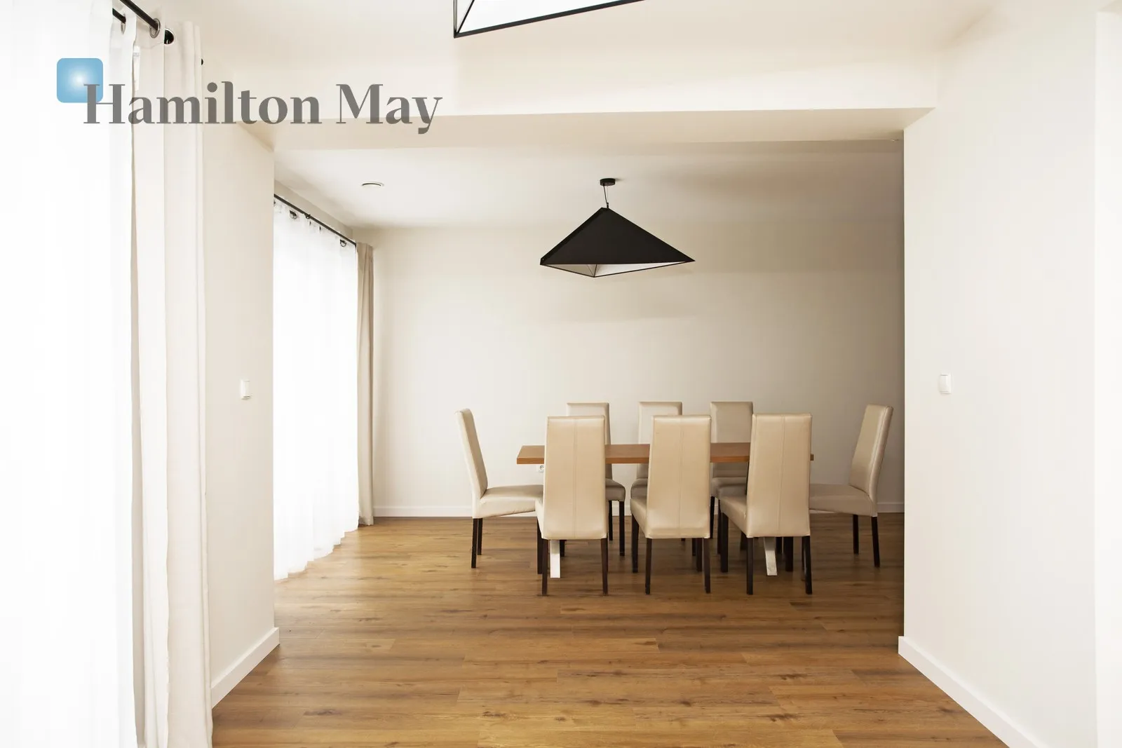 Енергоефективний, сучасний будинок у тихому закритому житловому комплексі в Скотніках - slider