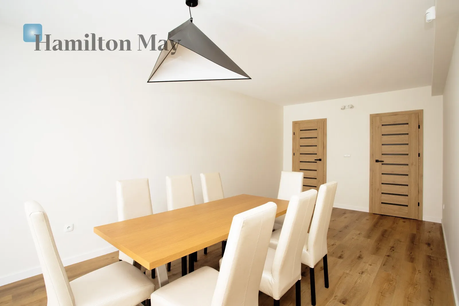 Енергоефективний, сучасний будинок у тихому закритому житловому комплексі в Скотніках - slider