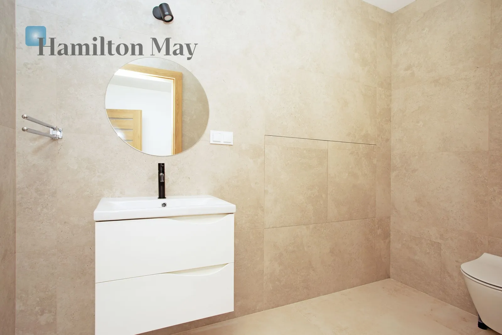 Енергоефективний, сучасний будинок у тихому закритому житловому комплексі в Скотніках - slider