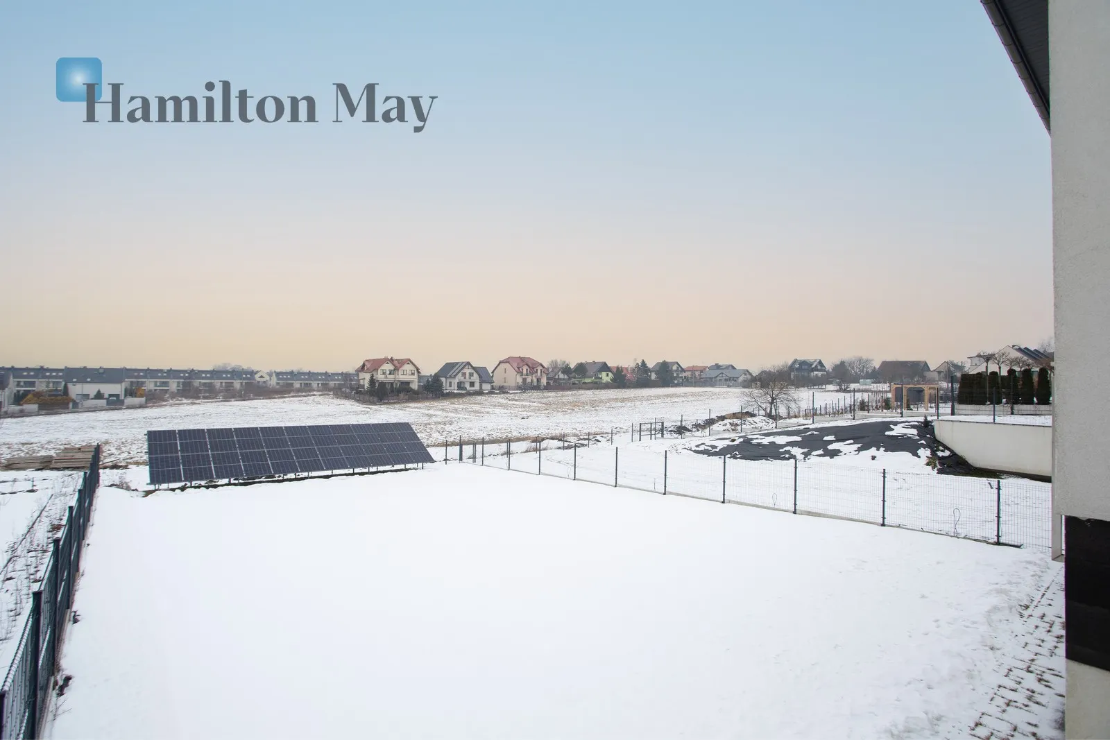 Енергоефективний, сучасний будинок у тихому закритому житловому комплексі в Скотніках - slider