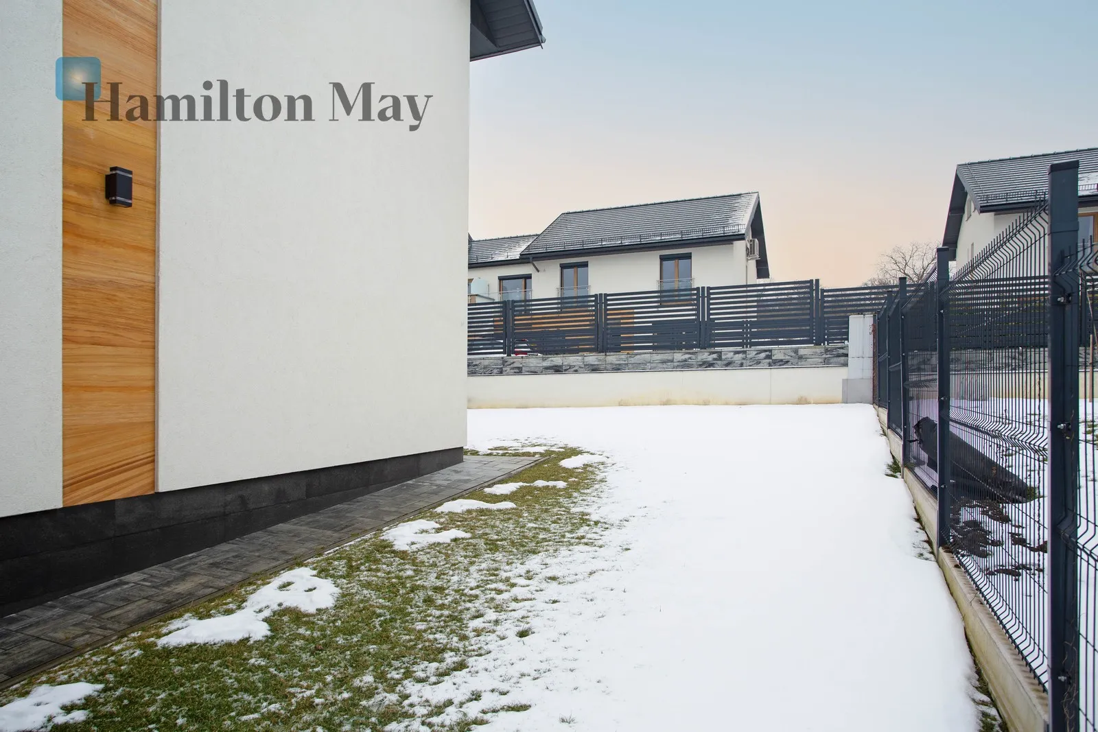 Енергоефективний, сучасний будинок у тихому закритому житловому комплексі в Скотніках - slider