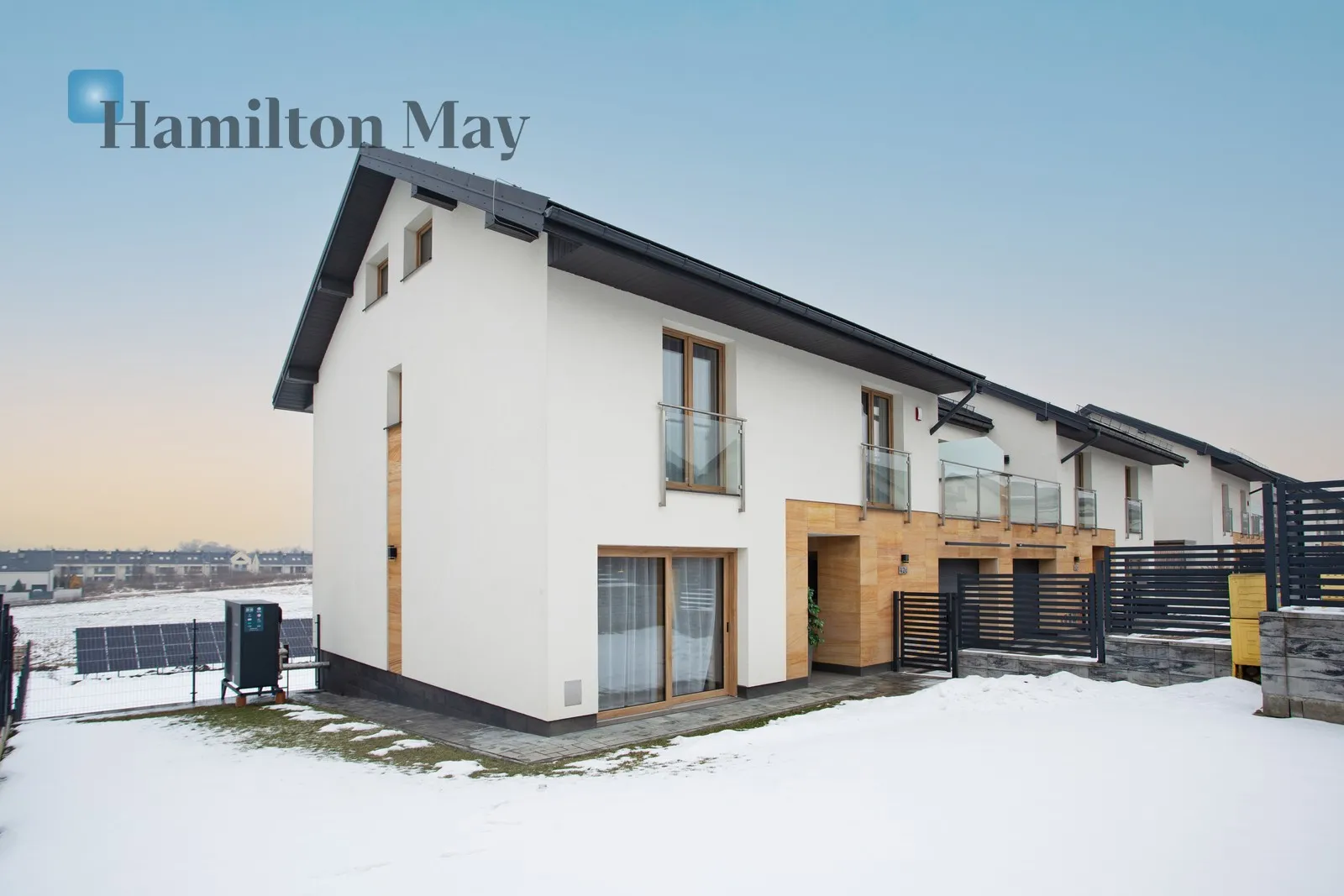 Енергоефективний, сучасний будинок у тихому закритому житловому комплексі в Скотніках - slider