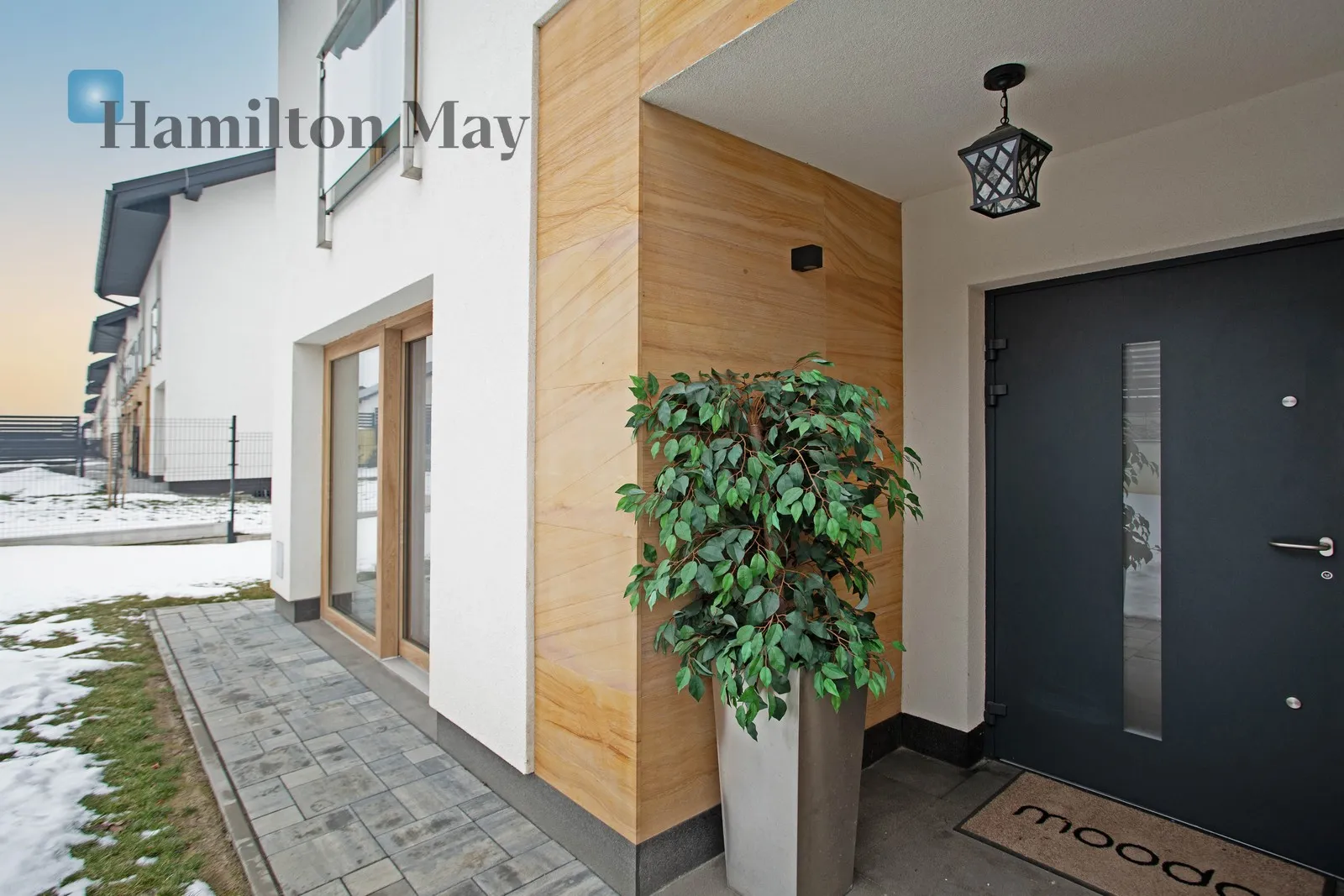 Енергоефективний, сучасний будинок у тихому закритому житловому комплексі в Скотніках - slider