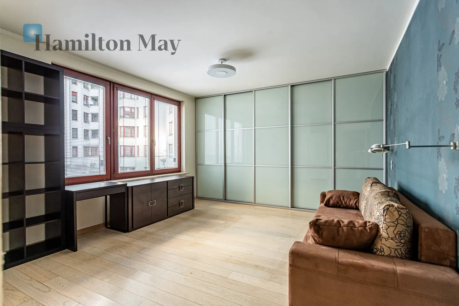 A unique three-bedroom apartment within the vicinity of the Warsaw Spire - slider