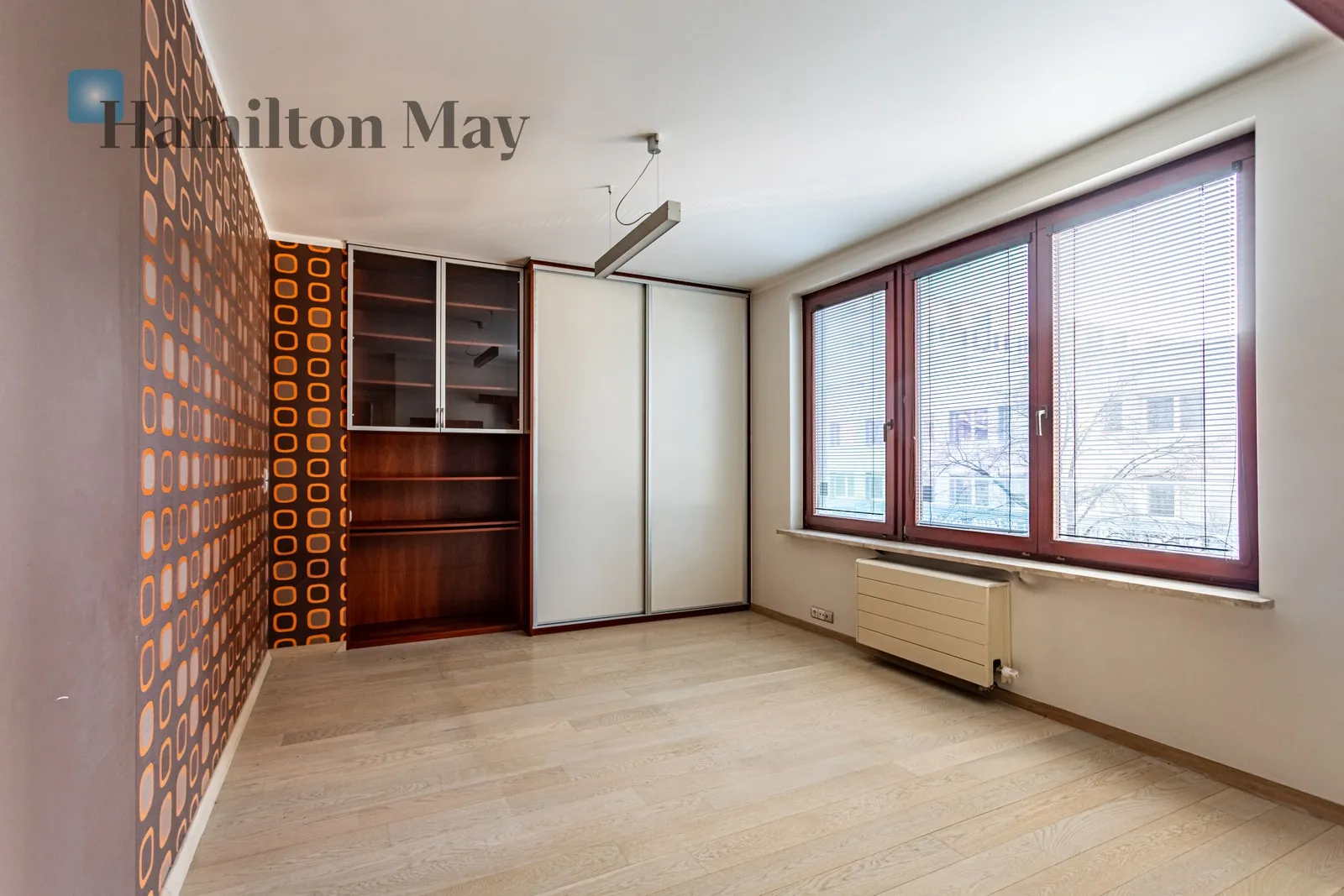 A unique three-bedroom apartment within the vicinity of the Warsaw Spire - slider