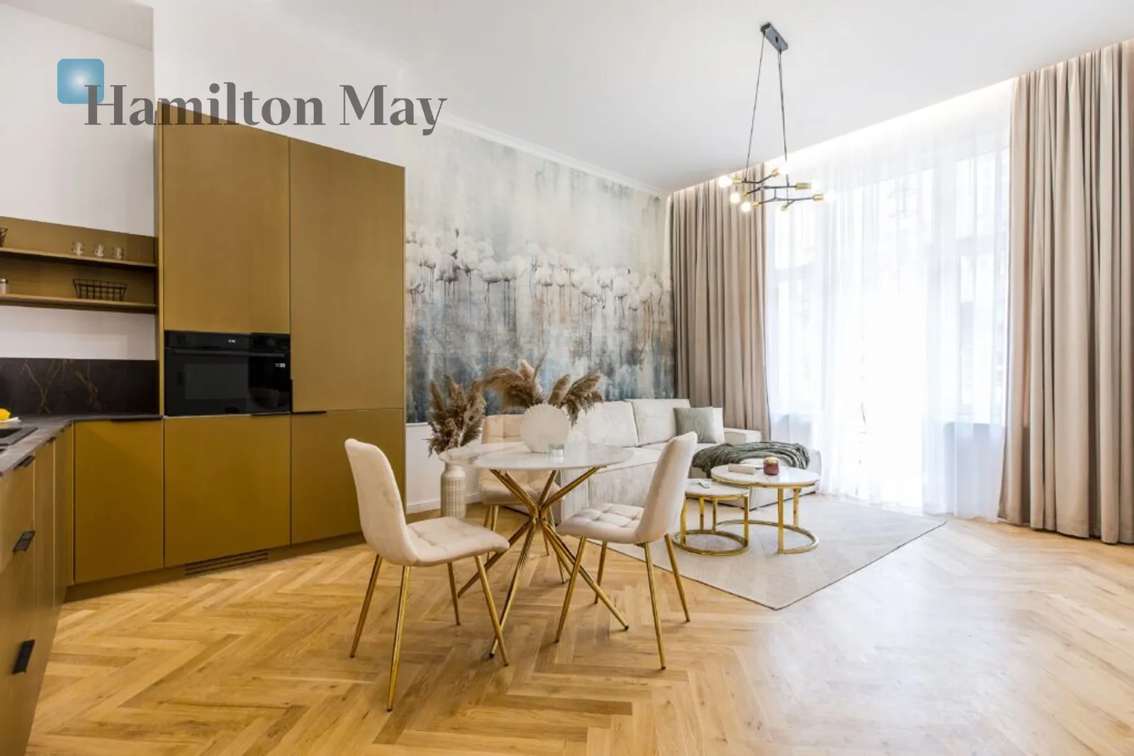 City: Kraków Street: Świętego Tomasza Region: Stare Miasto Distance to centre: 0.43 km Level: 1 Price: 3753170 PLN Bedrooms: 3 Bathrooms: 2 Size: 121m2 - slider