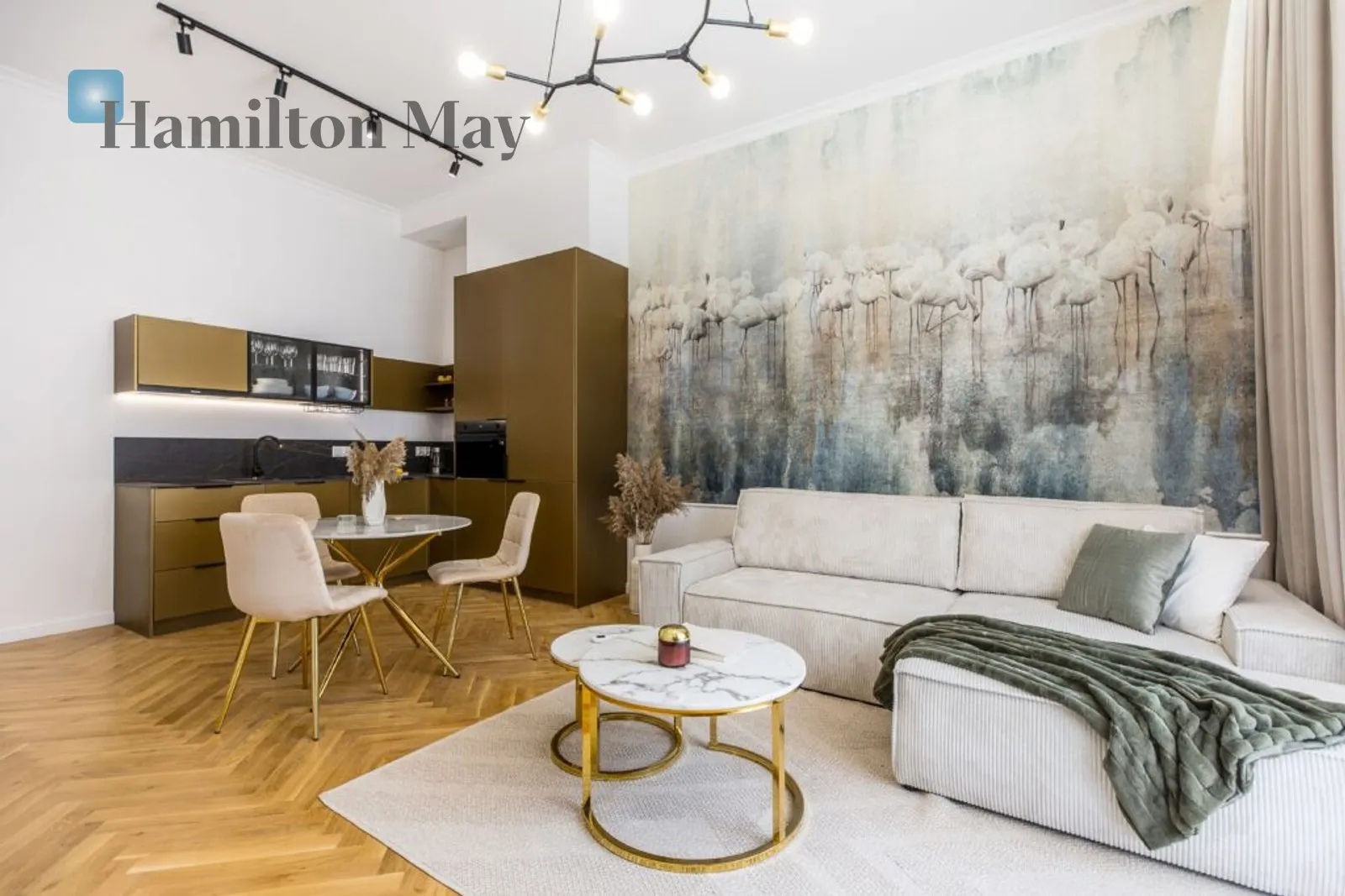 Street: Świętego Tomasza Region: Stare Miasto Distance to centre: 0.43 km Level: 1 Price: 3753170 PLN Bedrooms: 3 Bathrooms: 2 Size: 121m2 Price/m2: 31018 PLN - slider