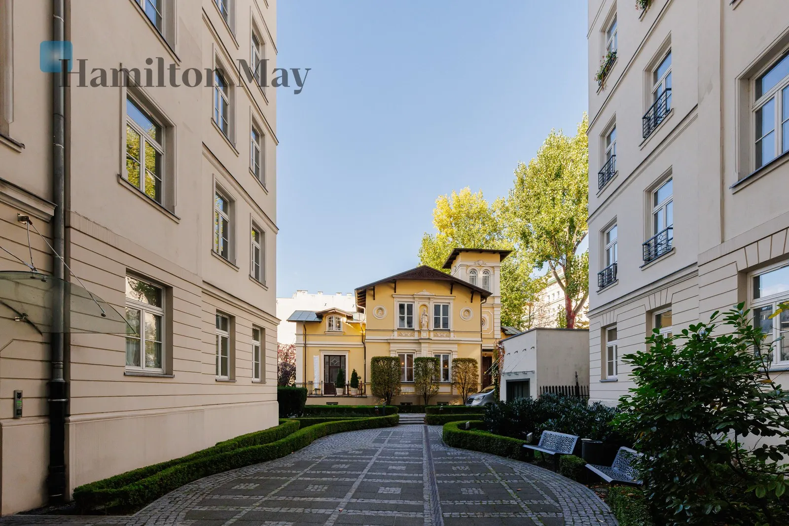 Region: Śródmieście Subregion: Śródmieście Południowe Distance to centre: 0.75 km Level: 3 Price: 5300 PLN Bedrooms: 1 - slider