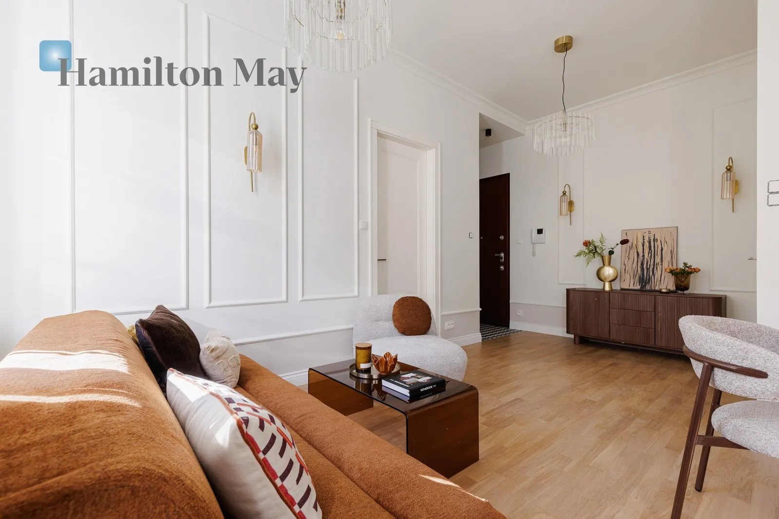 City: Warszawa Street: Piękna Region: Śródmieście Subregion: Śródmieście Południowe Distance to centre: 0.75 km Level: 3 Price: 5300 PLN Bedrooms: 1 - slider