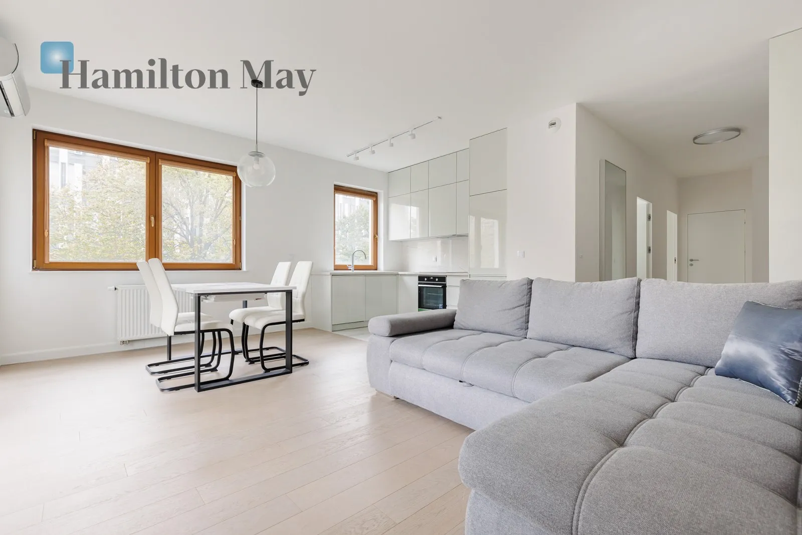 Region: Mokotów Subregion: Służewiec Distance to centre: 5.09 km Level: 1 Price: 7000 PLN Bedrooms: 2 Bathrooms: 1 Size: 65.47m2 Price/m2: 107 PLN - slider