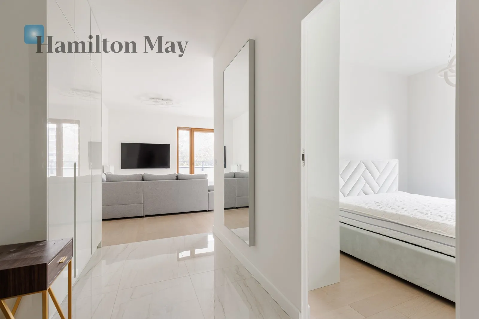 Distance to centre: 5.09 km Level: 1 Price: 7000 PLN Bedrooms: 2 Bathrooms: 1 Size: 65.47m2 Price/m2: 107 PLN - slider