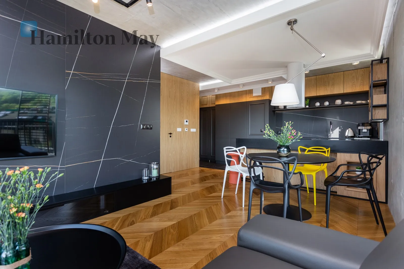 Street: Piotra Borowego Region: Zwierzyniec Subregion: Półwsie Zwierzynieckie Distance to centre: 3.28 km Level: 3 Price: 4900 PLN Bedrooms: 1 Bathrooms: 1 Size: 50m2 Price/m2: 98 PLN - slider