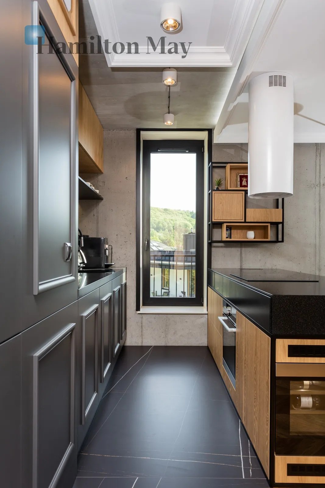 Street: Piotra Borowego Region: Zwierzyniec Subregion: Półwsie Zwierzynieckie Distance to centre: 3.28 km Level: 3 Price: 4900 PLN Bedrooms: 1 Bathrooms: 1 Size: 50m2 - slider