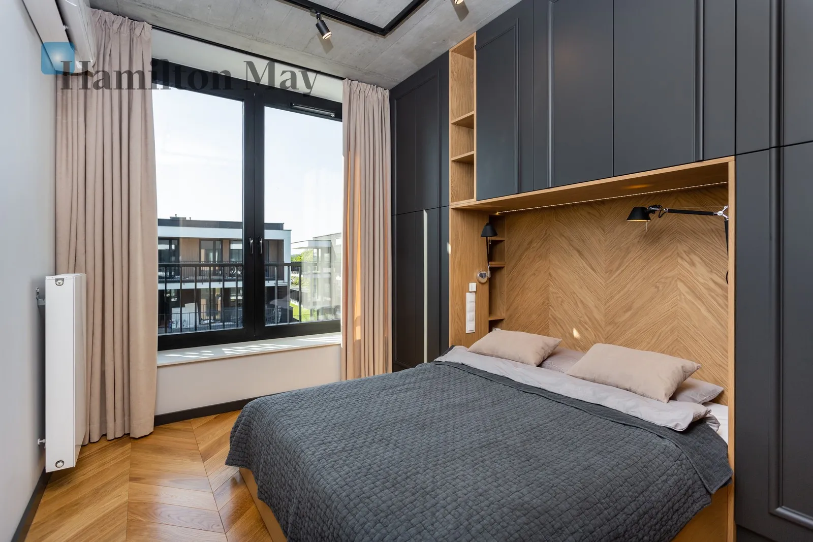 Street: Piotra Borowego Region: Zwierzyniec Subregion: Półwsie Zwierzynieckie Distance to centre: 3.28 km Level: 3 Price: 4900 PLN Bedrooms: 1 Bathrooms: 1 - slider