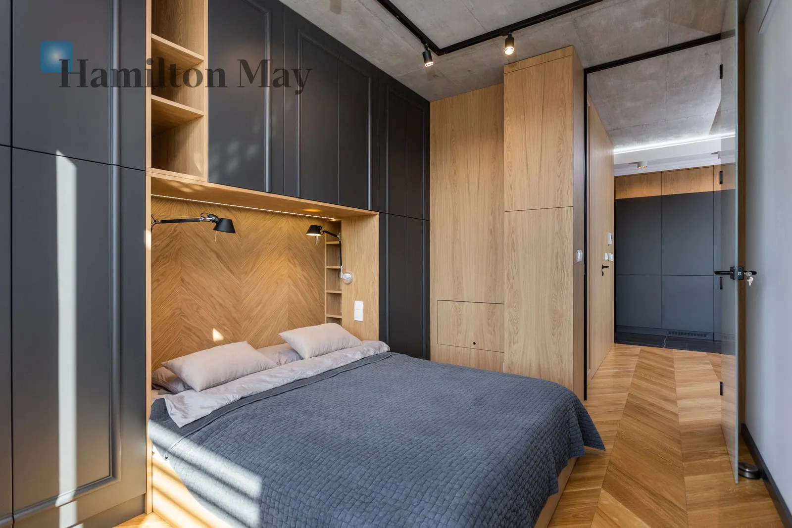 Region: Zwierzyniec Subregion: Półwsie Zwierzynieckie Distance to centre: 3.28 km Level: 3 Price: 4900 PLN Bedrooms: 1 Bathrooms: 1 Size: 50m2 - slider