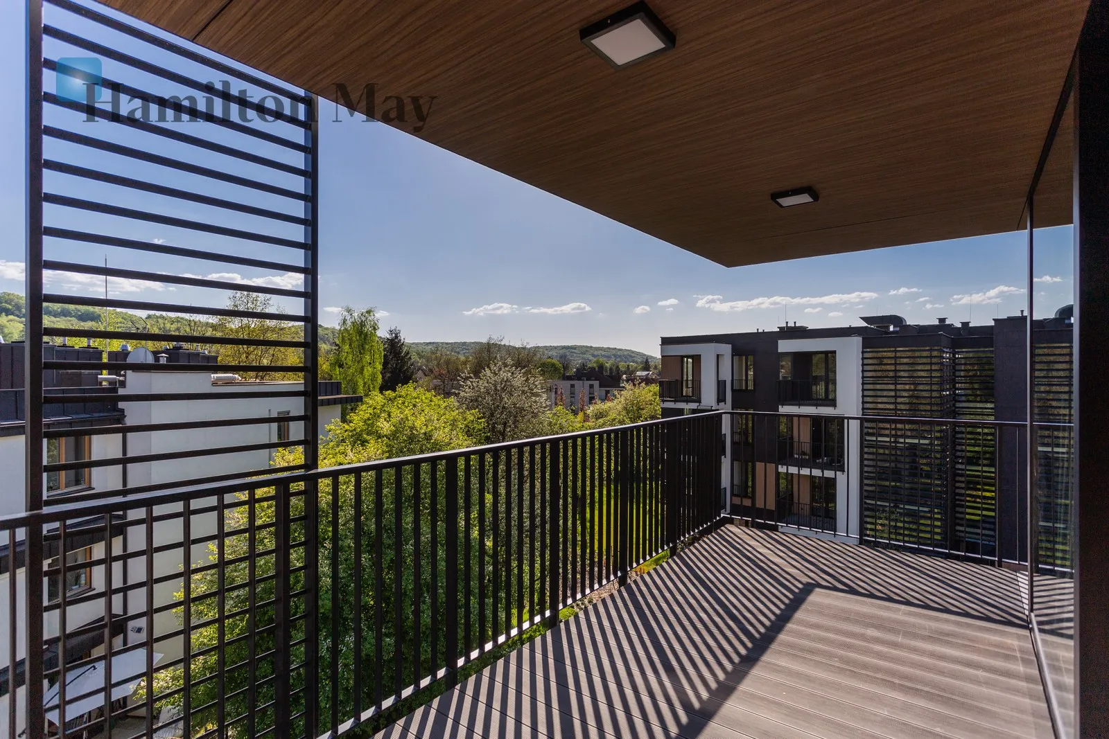 Subregion: Półwsie Zwierzynieckie Distance to centre: 3.28 km Level: 3 Price: 4900 PLN Bedrooms: 1 Bathrooms: 1 Size: 50m2 - slider