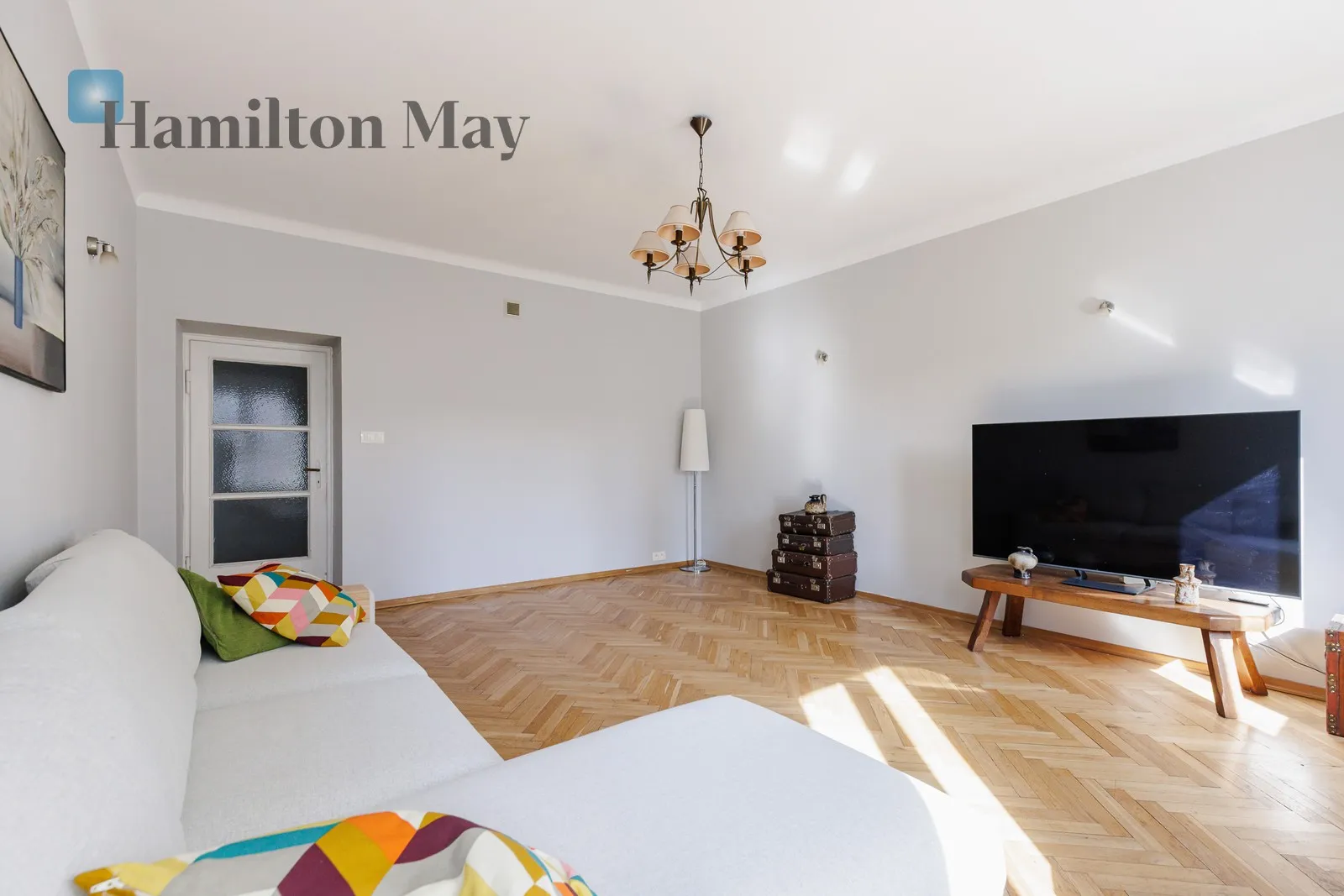 Street: Mokotowska Region: Śródmieście Subregion: Śródmieście Południowe Distance to centre: 1.04 km Level: 3 Price: 7500 PLN Bedrooms: 2 Bathrooms: 1 Size: 69.47m2 Price/m2: 108 PLN - slider
