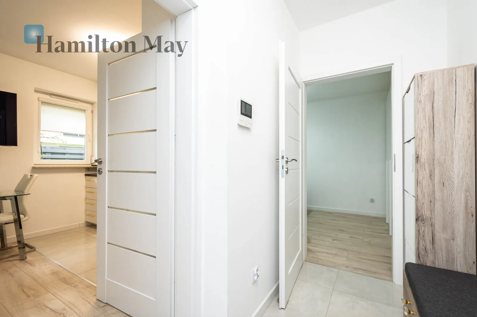 Region: Prądnik Biały Distance to centre: 4.5 km Price: 3100 PLN Bedrooms: 1 - slider