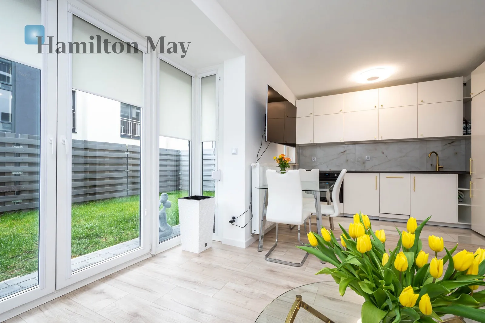 Street: Zygmunta Glogera Region: Prądnik Biały Distance to centre: 4.5 km Price: 3100 PLN Bedrooms: 1 Bathrooms: 1 Size: 44m2 Price/m2: 70 PLN - slider