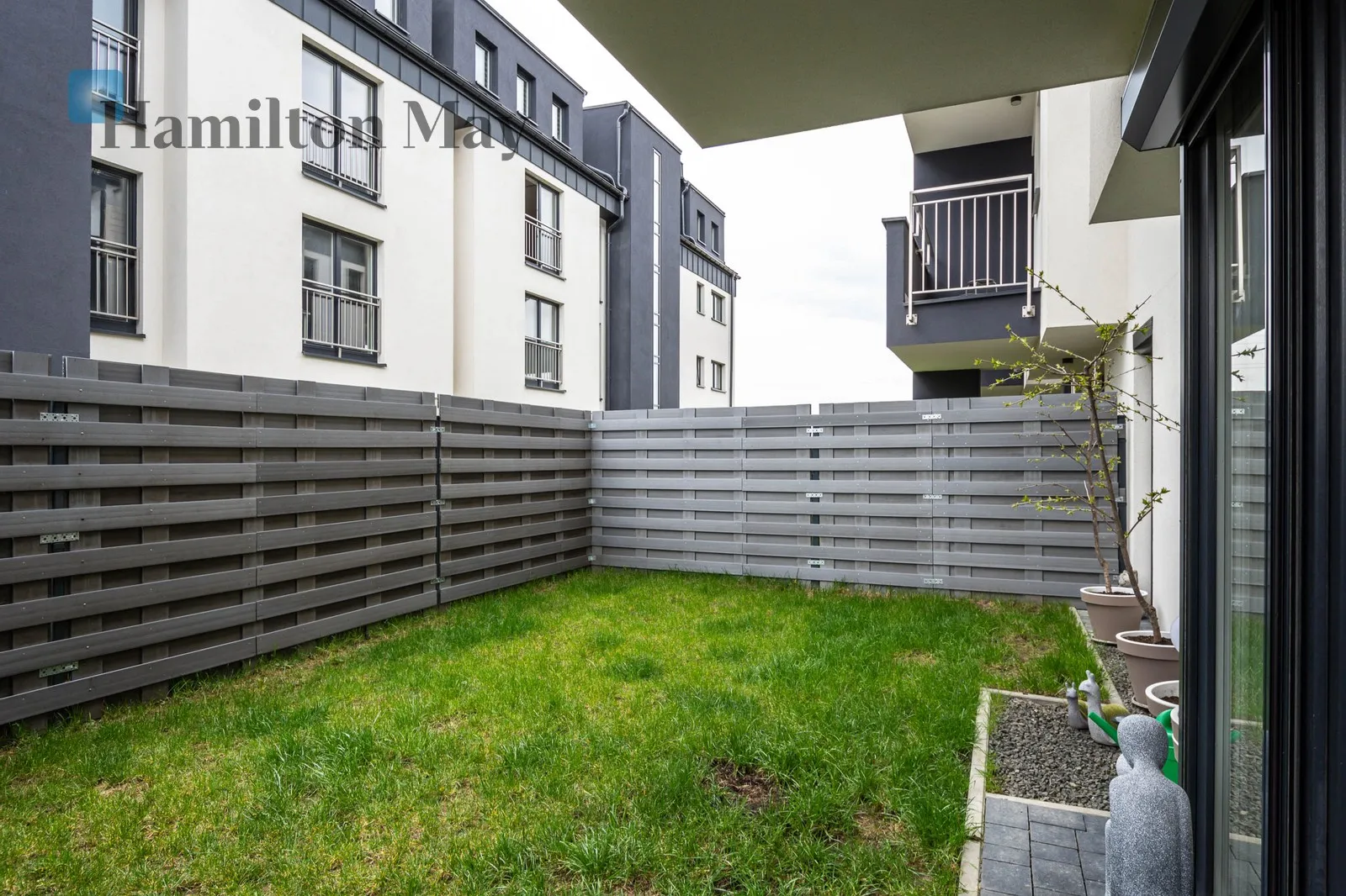 Price: 3100 PLN Bedrooms: 1 Bathrooms: 1 Size: 44m2 - slider