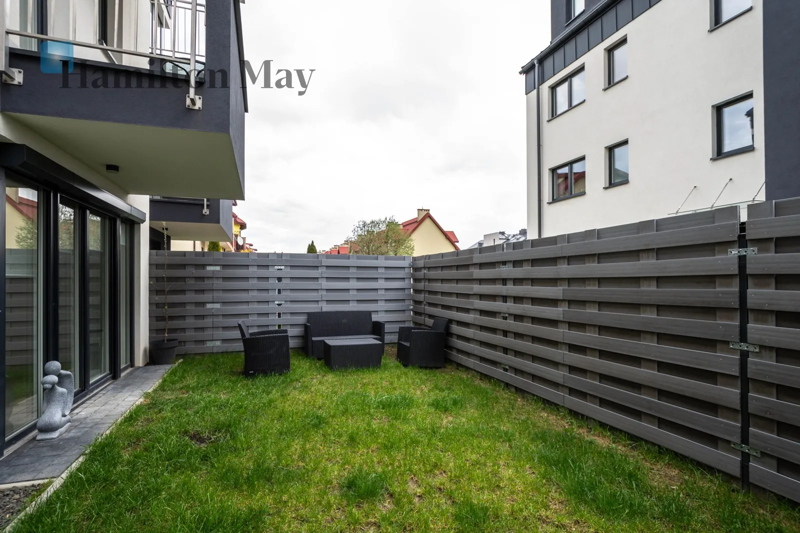 Bedrooms: 1 Bathrooms: 1 Size: 44m2 Price/m2: 70 PLN - slider