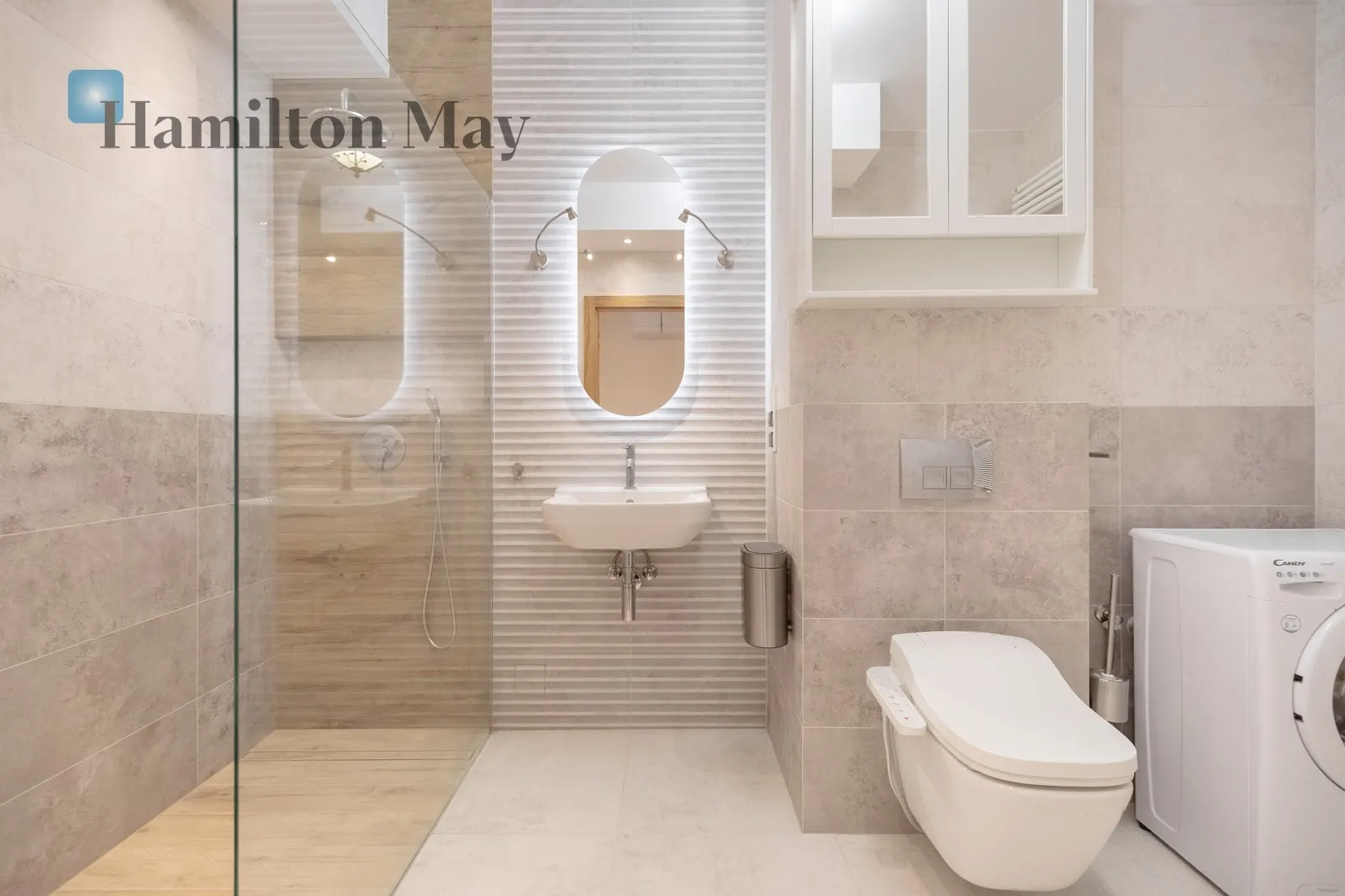 Level: 4 Price: 6500 PLN Bedrooms: 2 Bathrooms: 1 Size: 66m2 Price/m2: 98 PLN - slider