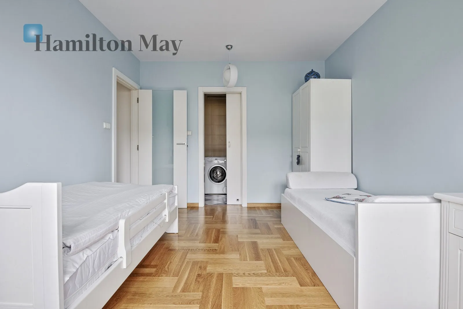 Барвиста трикімнатна квартира в Oxygen Residence - slider