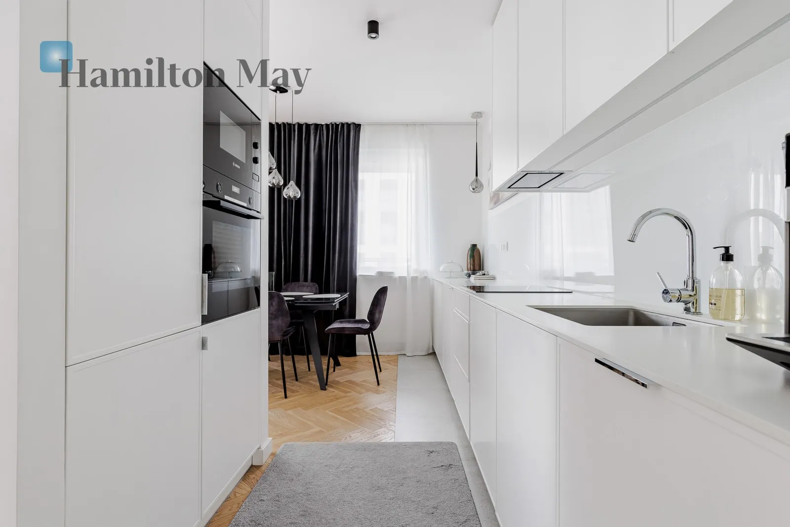 Price: 11000 PLN Bedrooms: 3 Bathrooms: 2 Size: 100m2 Price/m2: 110 PLN - slider