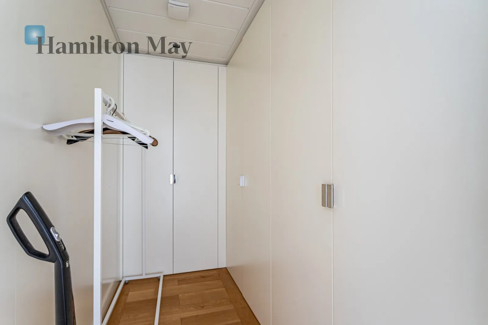 Street: Złota Region: Śródmieście Subregion: Śródmieście Północne Distance to centre: 0.65 km Level: 30 Price: 22000 PLN - slider