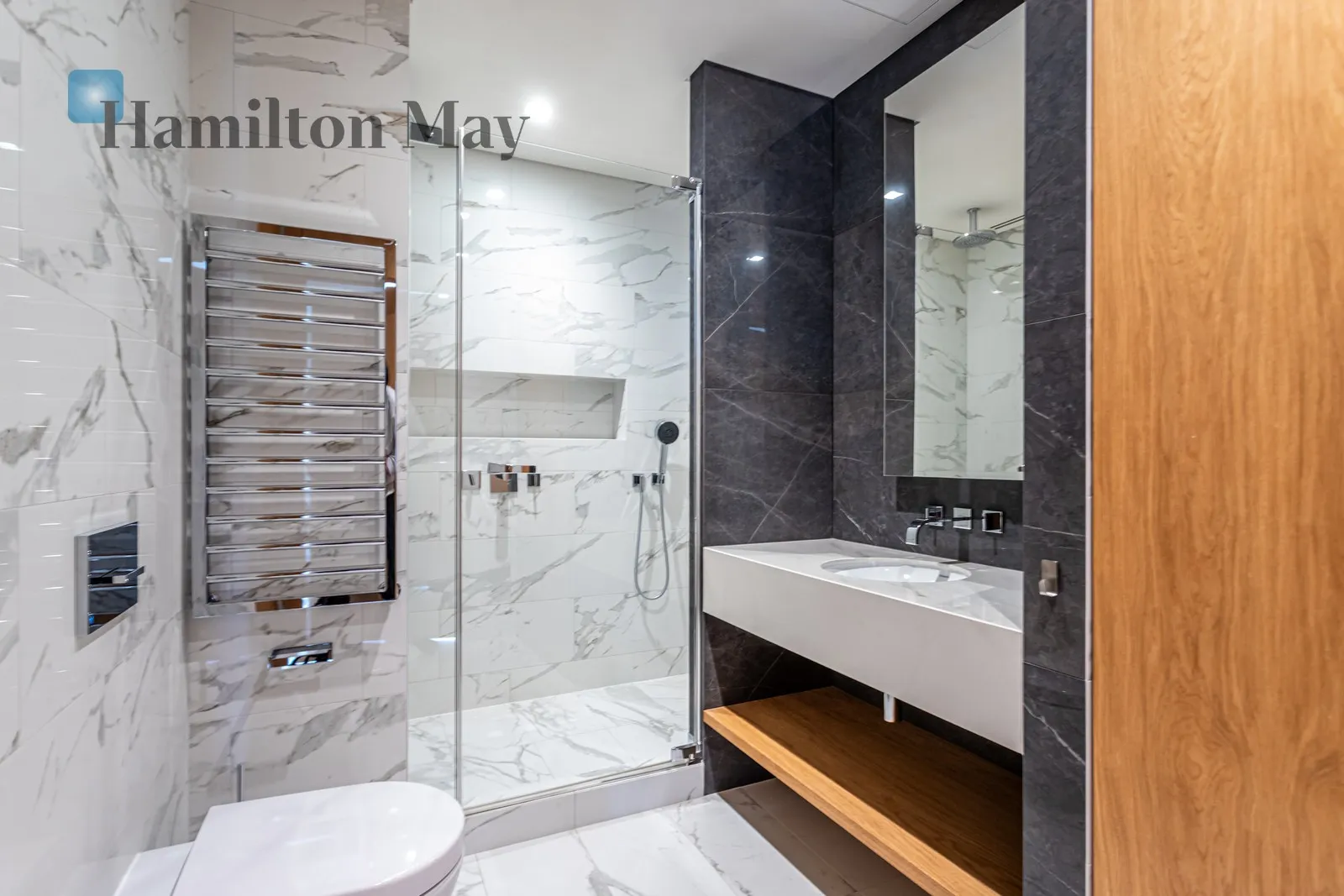 Region: Śródmieście Subregion: Śródmieście Północne Distance to centre: 0.65 km Level: 30 Price: 22000 PLN Bedrooms: 1 Bathrooms: 1 - slider