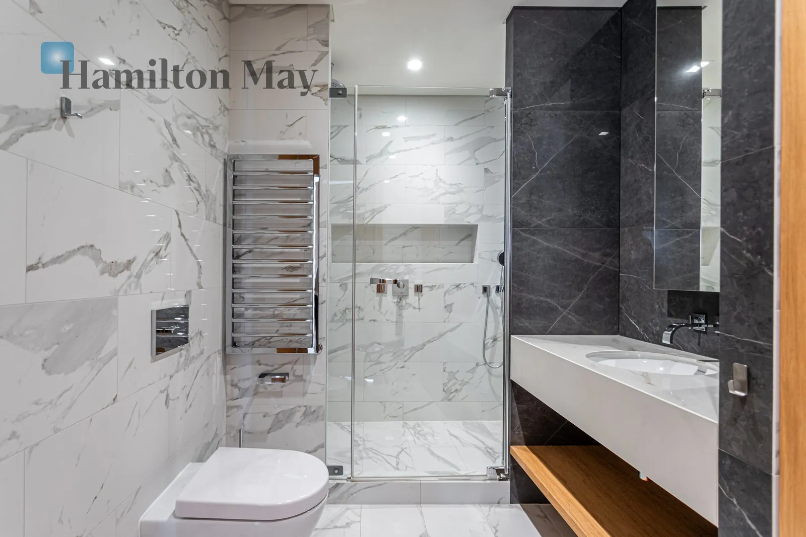 City: Warszawa Street: Złota Region: Śródmieście Subregion: Śródmieście Północne Distance to centre: 0.65 km Level: 30 - slider