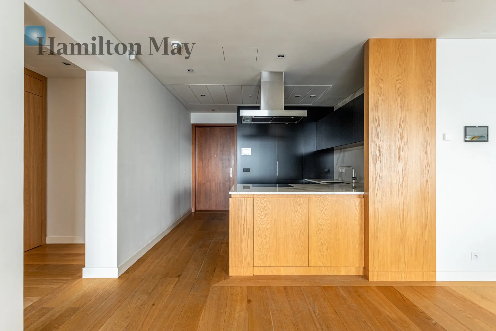 Subregion: Śródmieście Północne Distance to centre: 0.65 km Level: 30 Price: 22000 PLN Bedrooms: 1 Bathrooms: 1 Size: 100m2 - slider