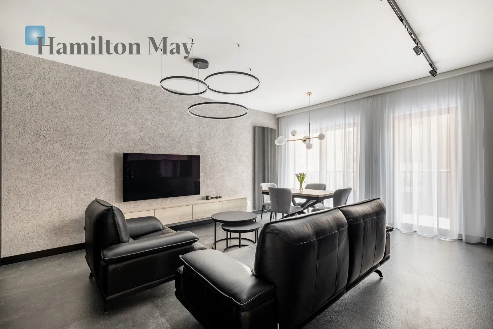 City: Kraków Street: Rakowicka Region: Stare Miasto Distance to centre: 1.4 km Level: 2 Price: 3700 PLN Bedrooms: 1 Bathrooms: 1 Size: 50m2 - slider