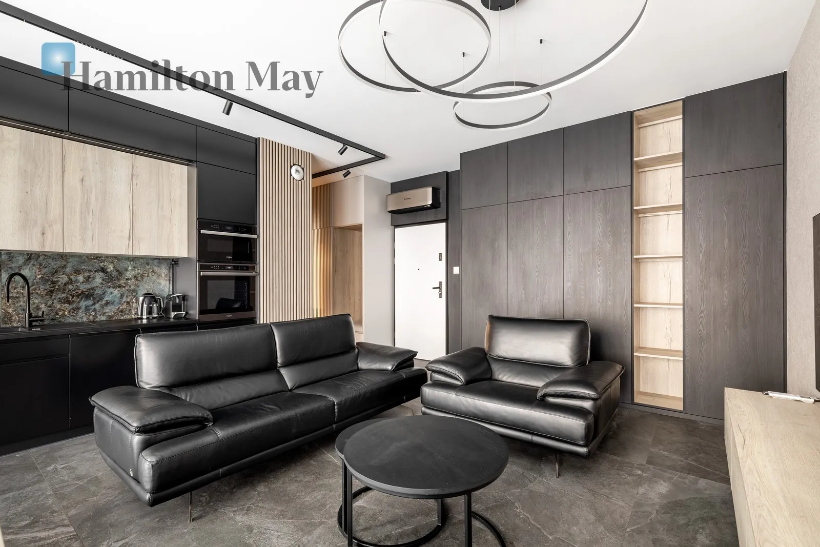 Street: Rakowicka Region: Stare Miasto Distance to centre: 1.4 km Level: 2 Price: 3700 PLN Bedrooms: 1 Bathrooms: 1 Size: 50m2 - slider