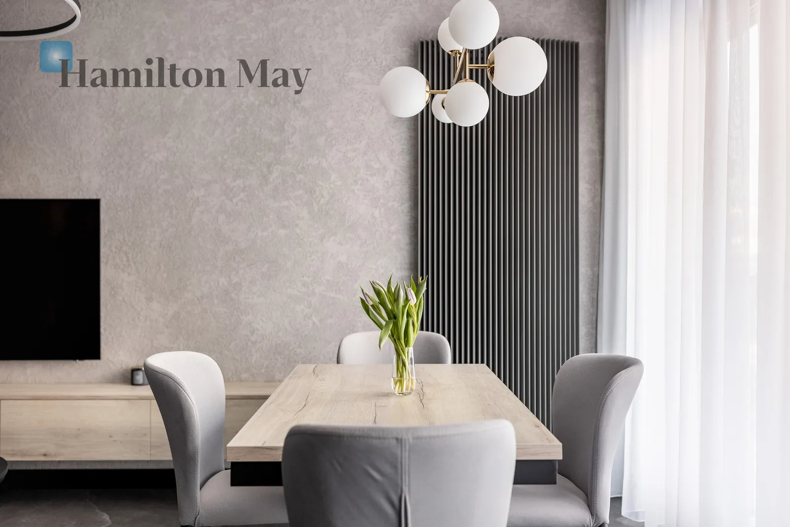 City: Kraków Street: Rakowicka Region: Stare Miasto Distance to centre: 1.4 km Level: 2 Price: 3700 PLN Bedrooms: 1 - slider