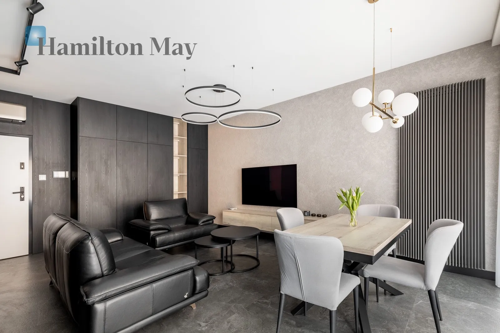 Region: Stare Miasto Distance to centre: 1.4 km Level: 2 Price: 3700 PLN Bedrooms: 1 Bathrooms: 1 Size: 50m2 - slider