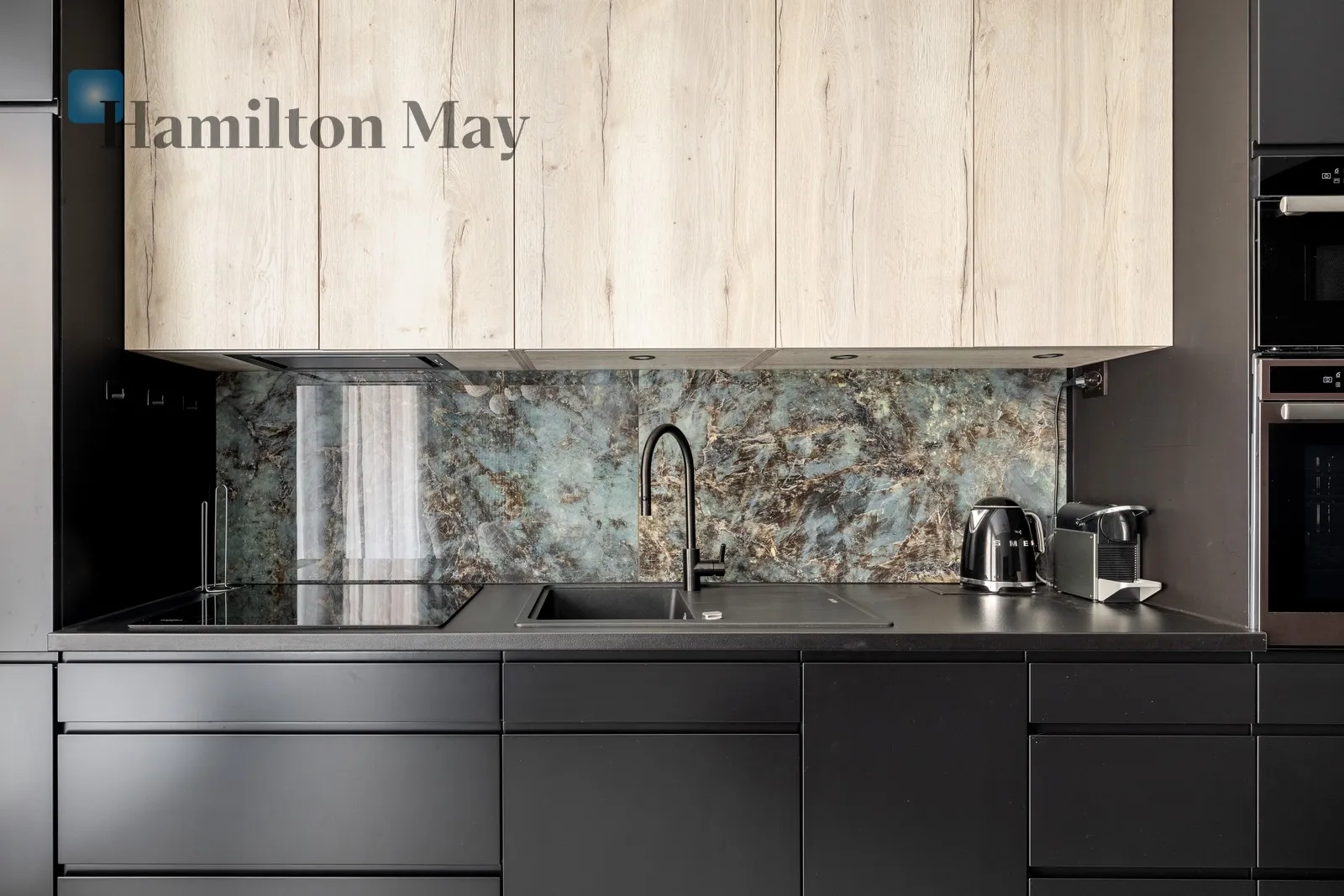 Distance to centre: 1.4 km Level: 2 Price: 3700 PLN Bedrooms: 1 Bathrooms: 1 Size: 50m2 - slider