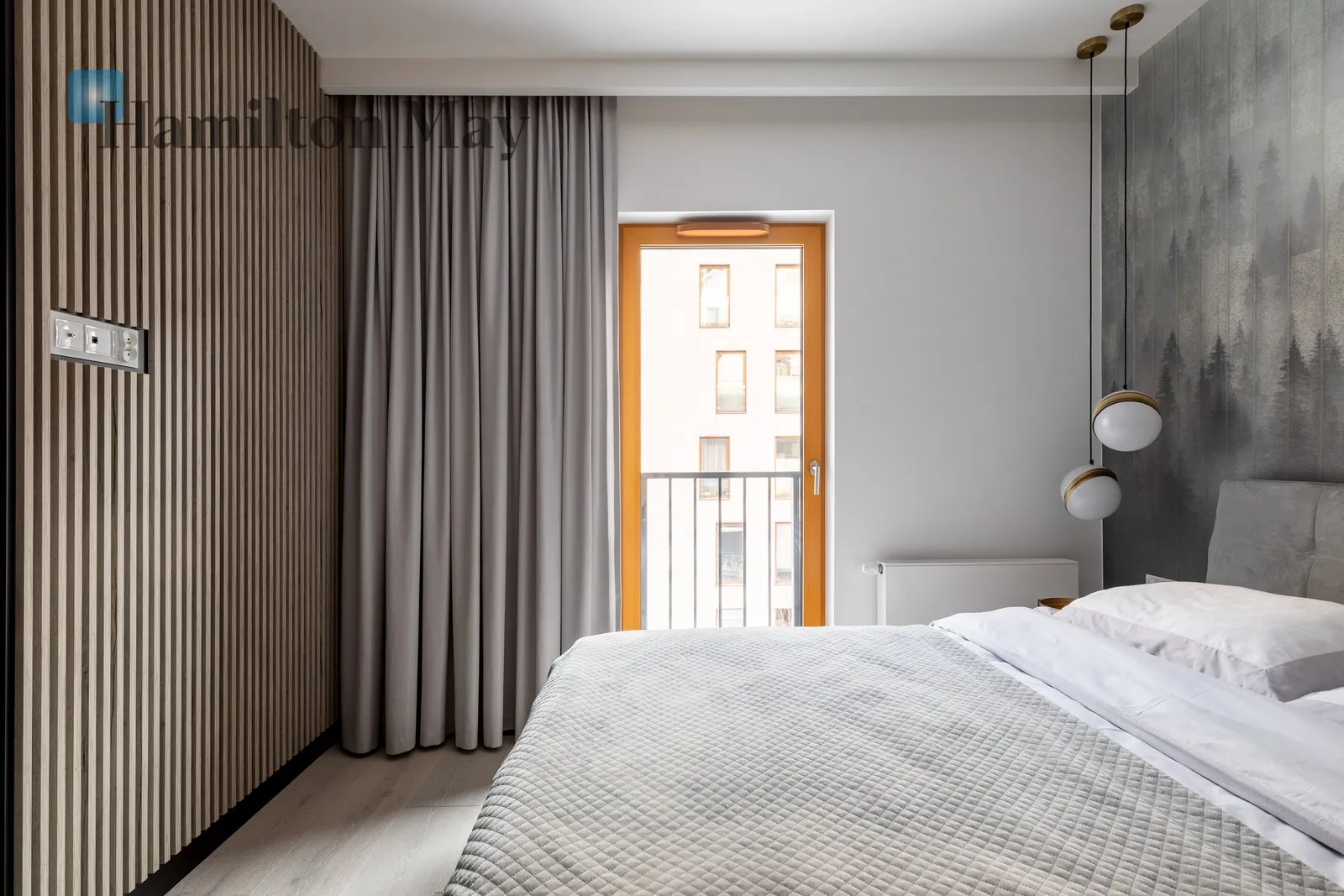 Region: Stare Miasto Distance to centre: 1.4 km Level: 2 Price: 3700 PLN Bedrooms: 1 - slider