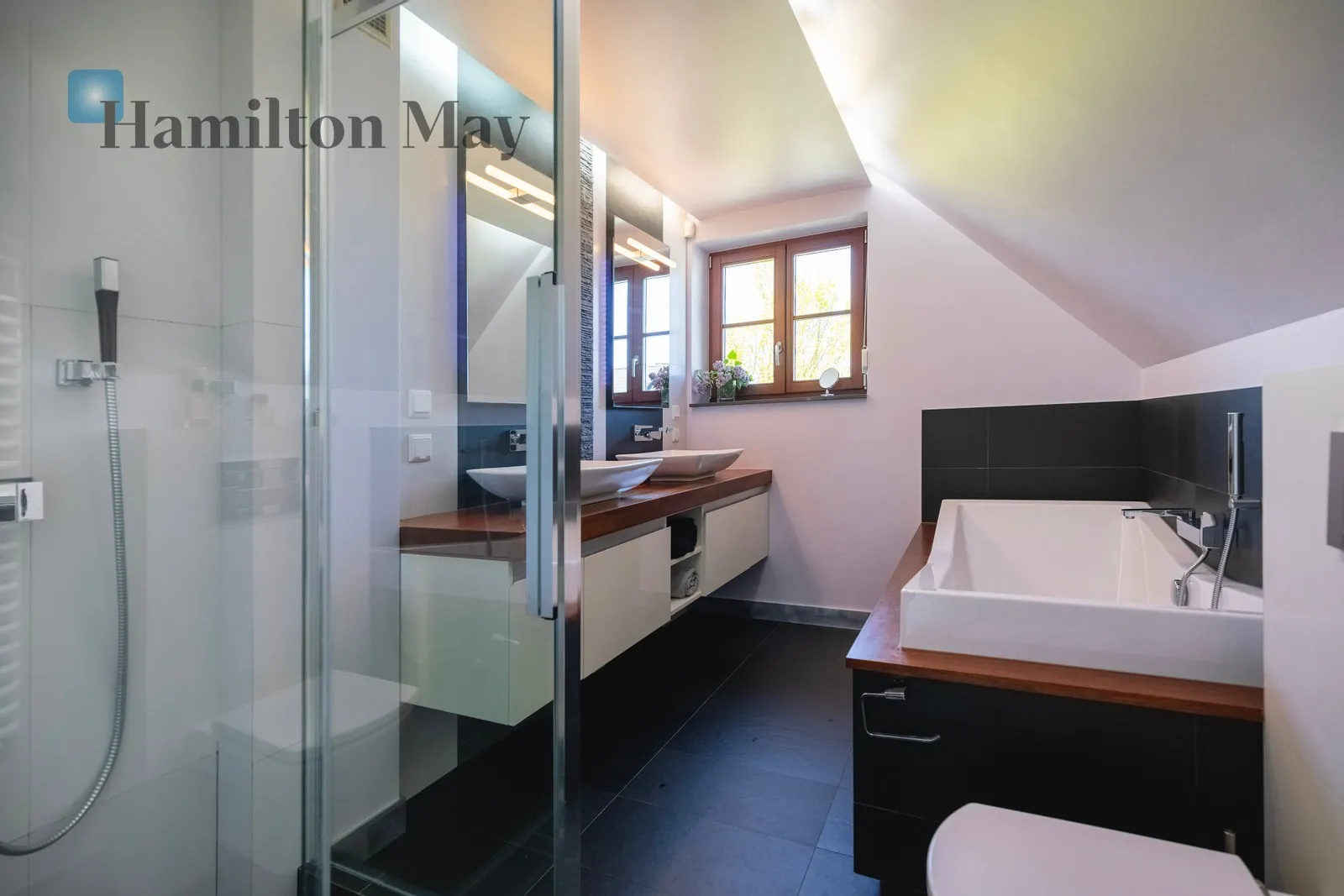 Street: Galicyjska  Region: Zielonki Distance to centre: 6.51 km Price: 7600 PLN - slider