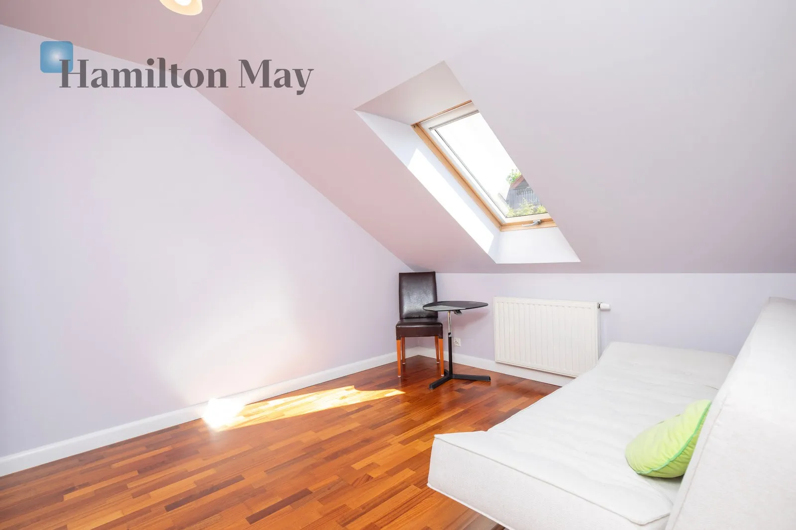 Price: 7600 PLN Bedrooms: 4 Bathrooms: 1 Plot size: 374m2 Price/m2: 48 PLN - slider