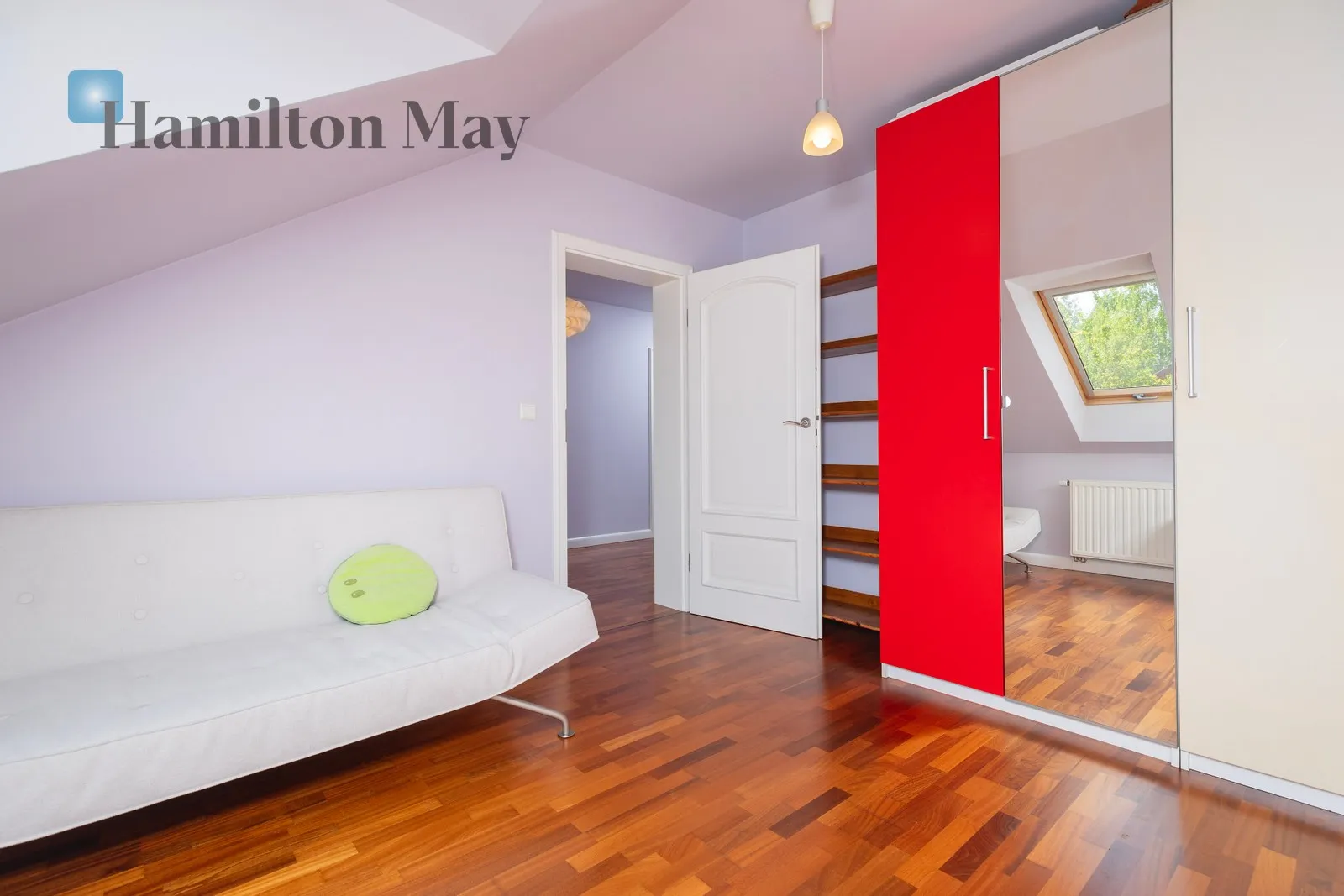 Price: 7600 PLN Bedrooms: 4 Bathrooms: 1 Plot size: 374m2 - slider